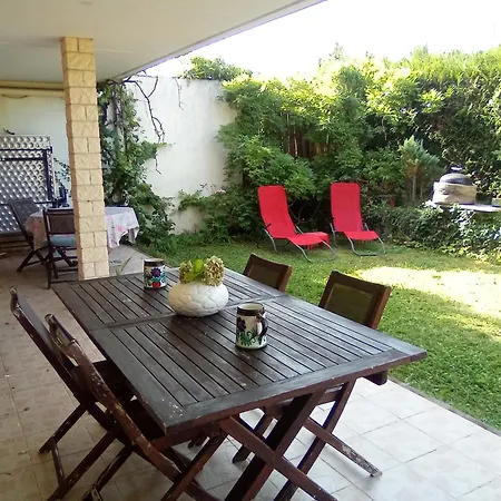 Petit St Georges Avec Patium Et Jardin Apartment