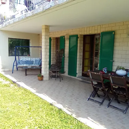 Apartment Avec Jardin Et Patium Pres Du *