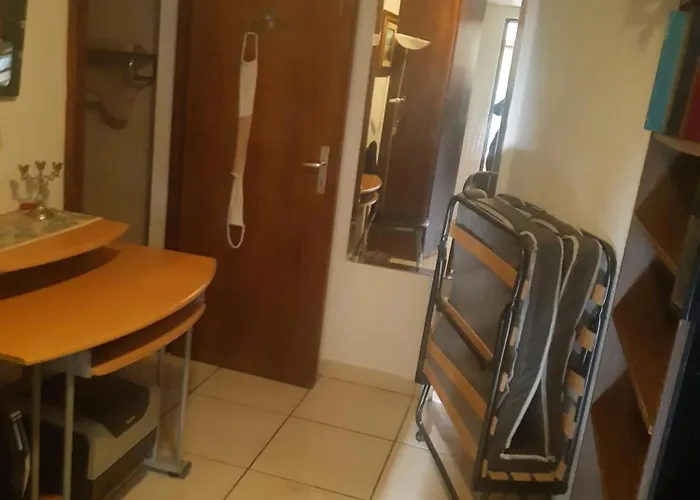 Con Patio E Giardino Vicino 公寓 *