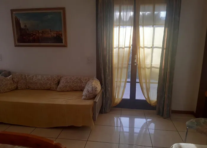 Con Patio E Giardino Vicino 公寓 *