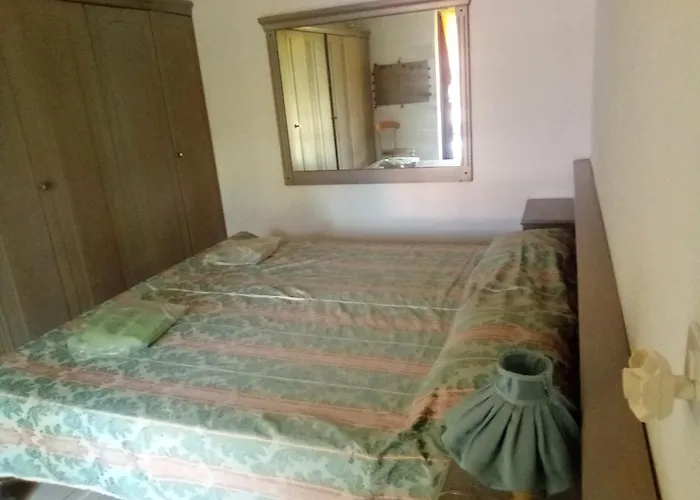 Con Patio E Giardino Vicino アパート